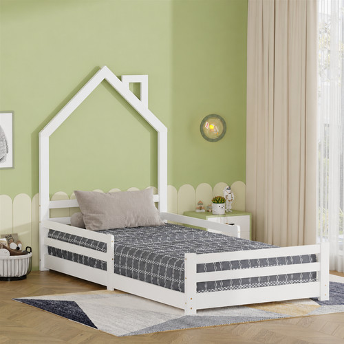 Junior wooden house - junior, bed
